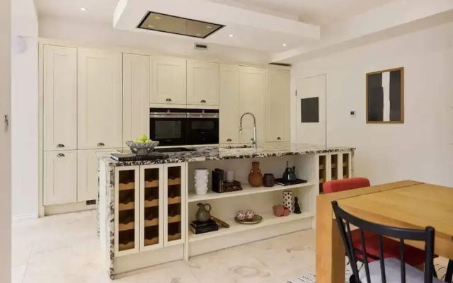 The Camden Park Place - Lovely 4bdr Flat With Garden