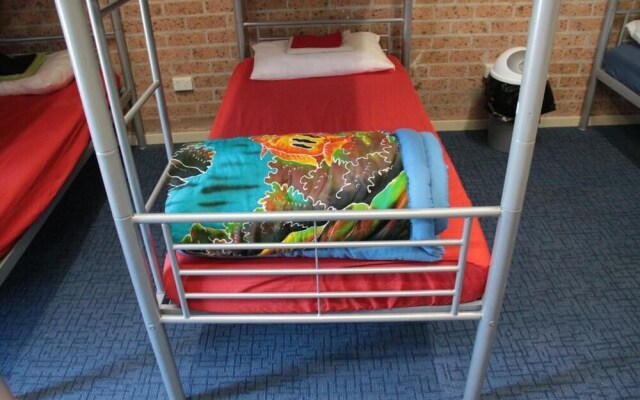 The Entrance Backpackers - Hostel