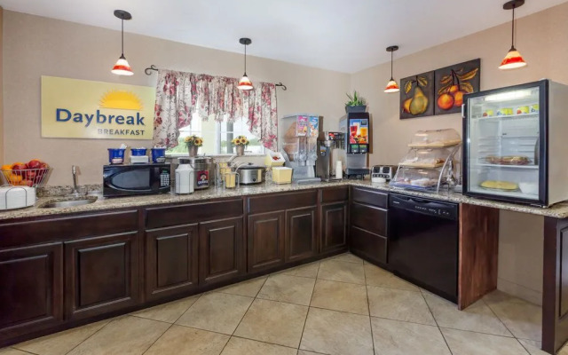 Days Inn By Wyndham Central City