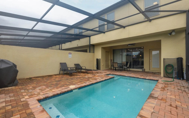 Tvpm-4638td/sr 5 Bedroom Townhouse by RedAwning