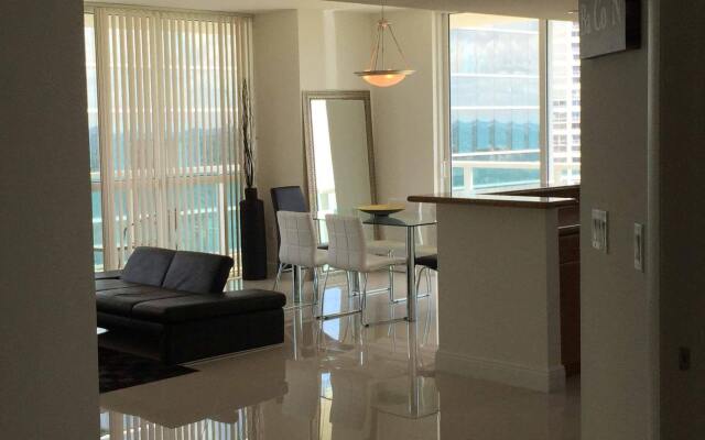Luxury Suite in One Broadway by Lyx Miami