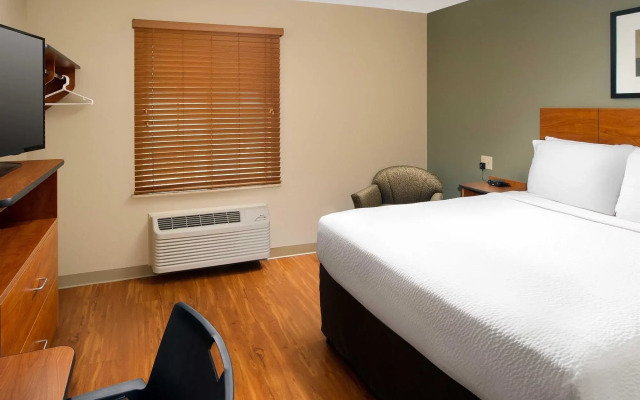 WoodSpring Suites Chicago Romeoville