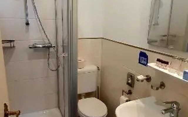 Sevdas Garni Hotel Weinforth
