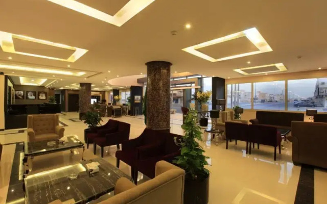 Wonder Plaza Suites