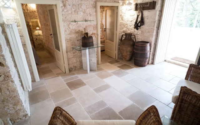 Trullo Bosco Selva Fasano by Typney