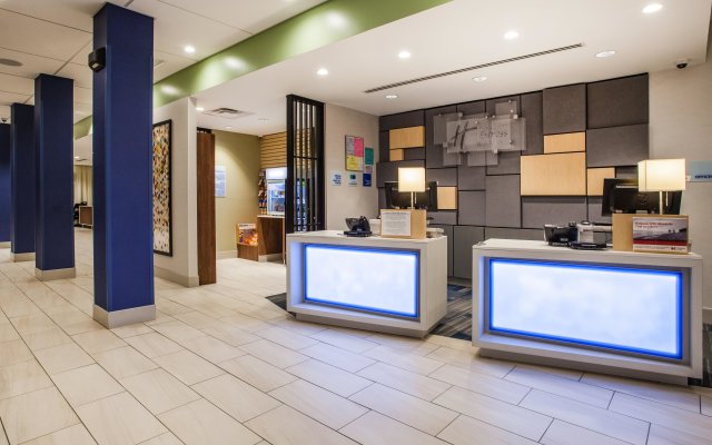 Holiday Inn Express & Suites Lexington Park-California, an IHG Hotel