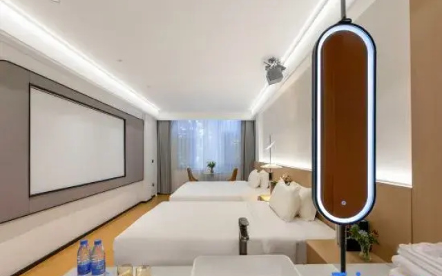 Sifan Homestay (Jishou University Shazi'ao Campus)
