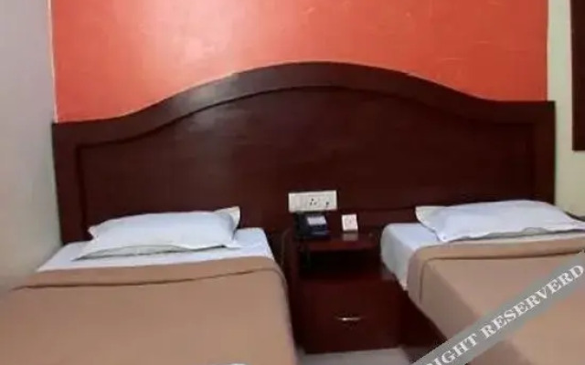 Hotel Pauls Court