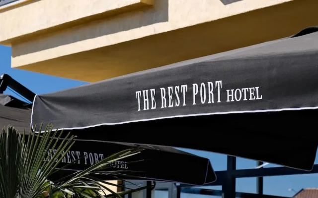 The Rest Port Hotel