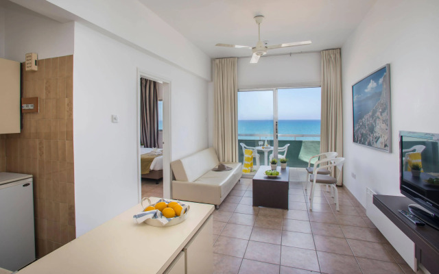 Costantiana Beach Hotel Apartments