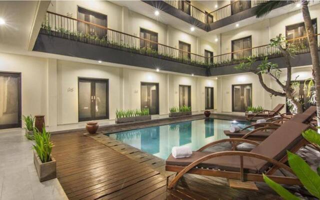 Zuk Hotel