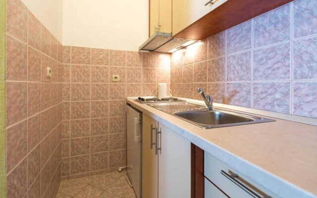 Amazing Home in Makarska With Wifi and 2 Bedrooms