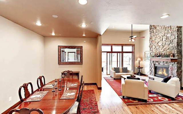 Sleek 3br, 3ba W/hot Tub, 3 Patios, Mountain Views 3 Bedroom Condo - фото 4