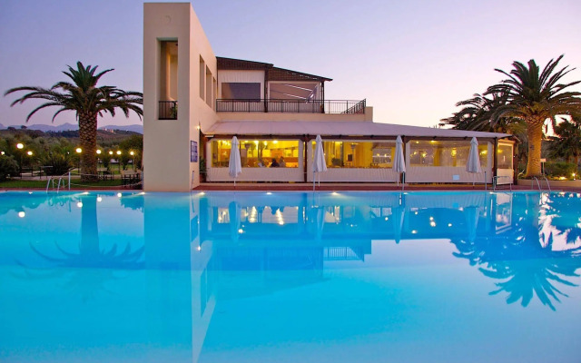 Solimar Aquamarine Resort