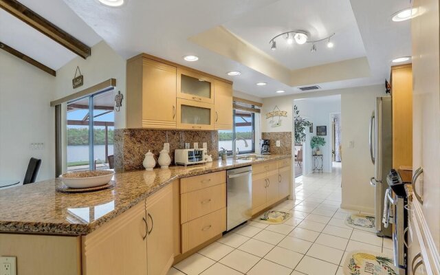 Waterfront Home on key lot With Pool/view of River