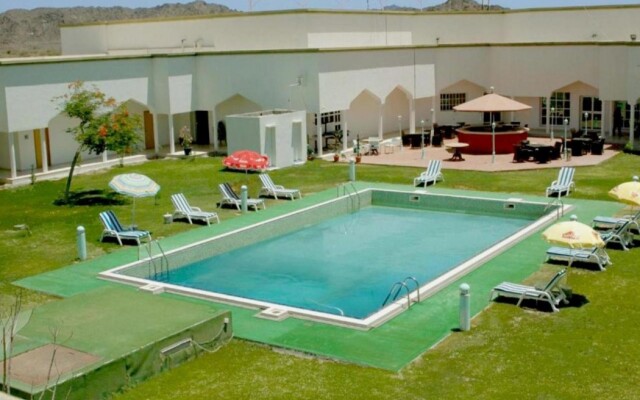 Al Sharqiya Sands Hotel