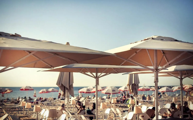 Brown Beach House by Brown Hotels