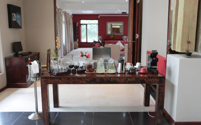 Casterbridge Hollow Boutique Hotel