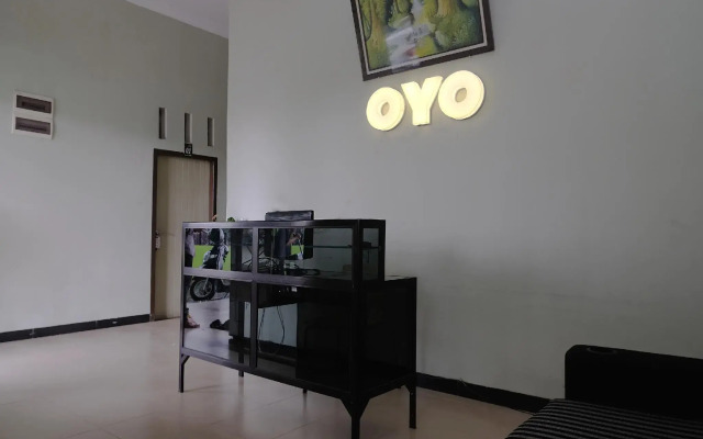 OYO 752 Abz Guest House Syariah