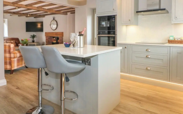 Small Lane Cottage
