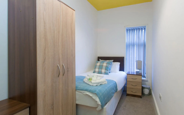 Town House @ Minshull New Road