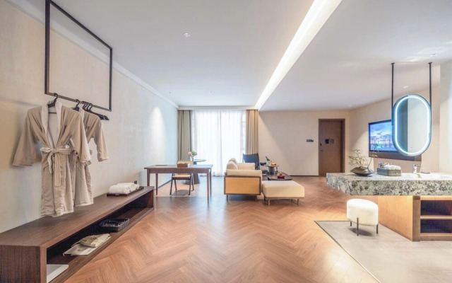 Yi Nian Fangcun Hotel