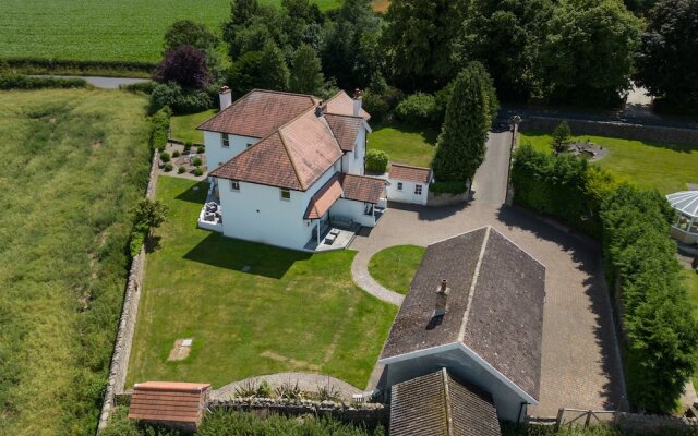 Green End House