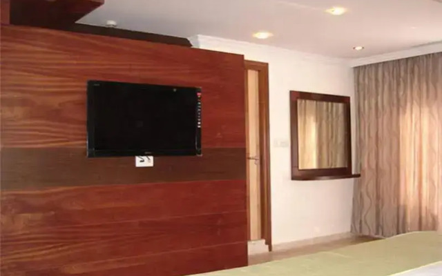 Meenal Hotel