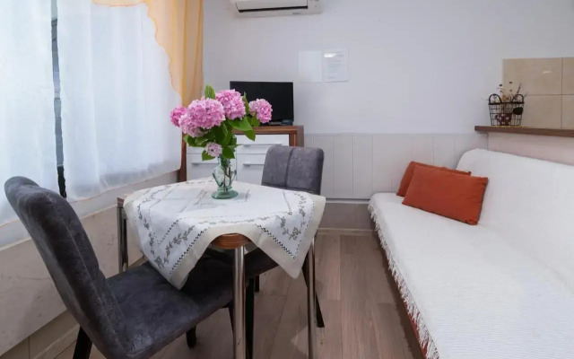Apartments by the sea Punat, Krk - 5351