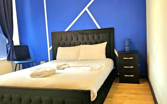 Garvey's Promenade Hotel