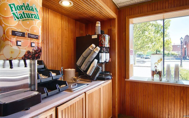 Best Western Plus Oswego Hotel and Conference Center