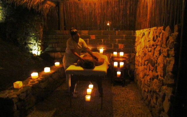 El Pistache Couples Boutique Hotel