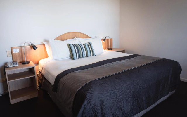 Heritage Resort Shark Bay – Guest Rooms – Denham
