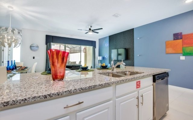 Orlando Newest Resort Community Town Home 5 Bedroom Townhouse by Redawning