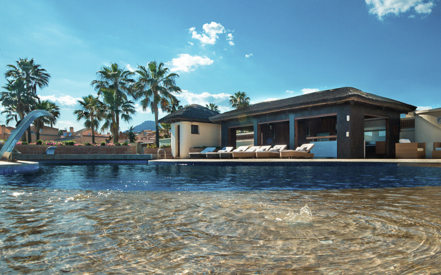 Villa South Beach