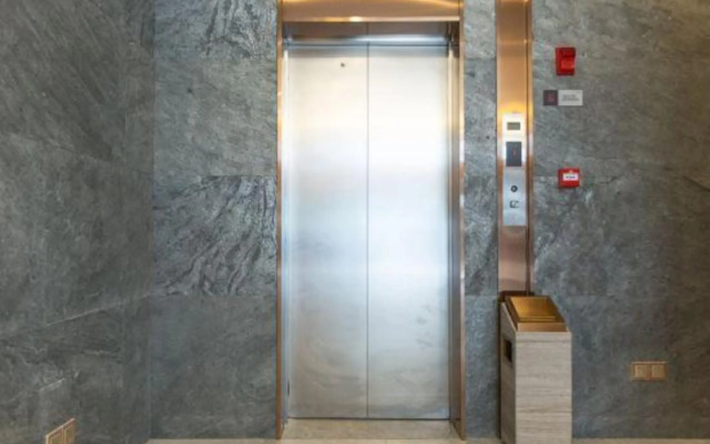 Qingmu Select Hotel (The Sun Yat-sen Mausoleum Qilin Arch)