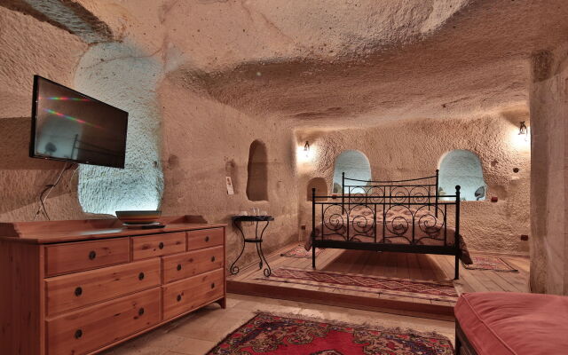 Chelebi Cave House