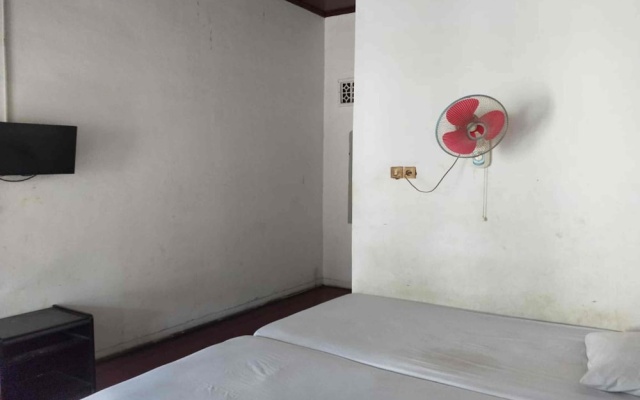 Hotel O Penginapan Mekar Sari Near PT. Lombok Menara Energygas – Guest Rooms – Kuripan