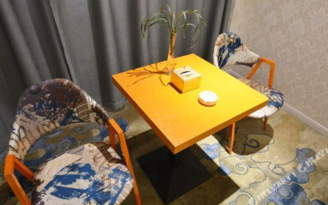 Qingluan Holiday Hotel