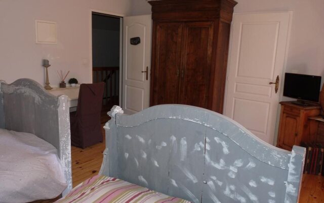 Chambres dhôtes et Gîte Sous La Tonnelle