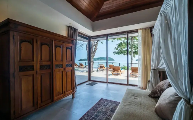 Nam Bo villa by Lofty