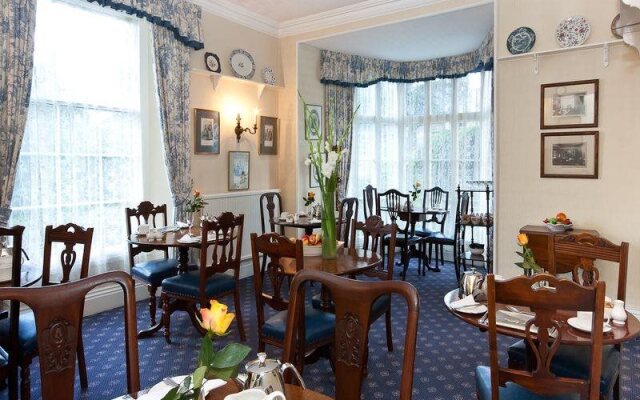 White Lodge Hotel