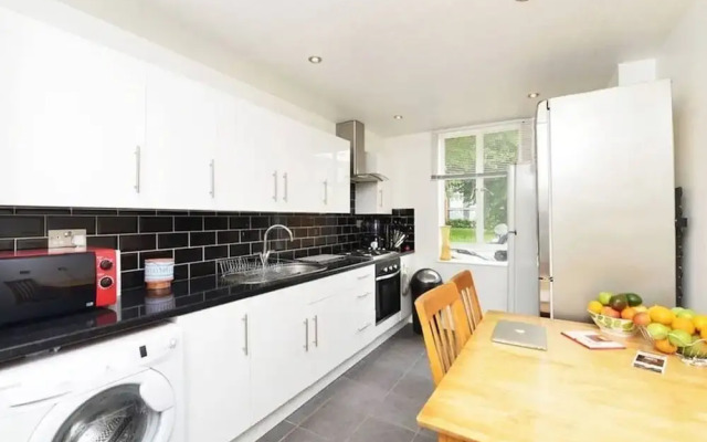 Double Room, Amazing and Cozy Near Kennington
