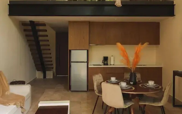 Beautiful Jungle Loft With Rooftop Pool and Gym
