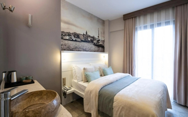 The Pera Hotel