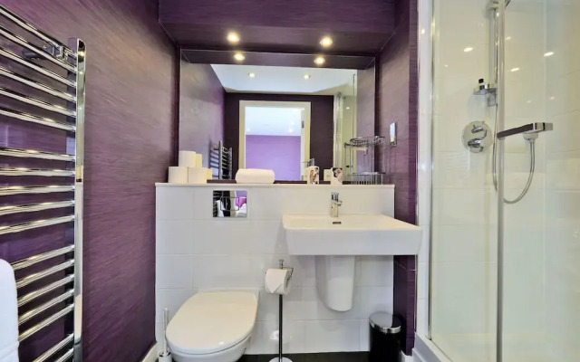 Trendy Home in Aberdeen