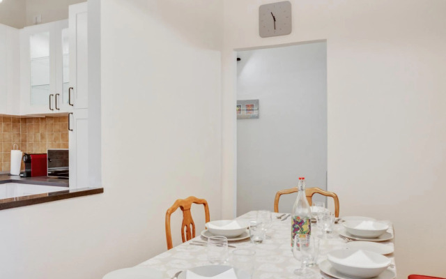 Keith Haring Cozy Apartment