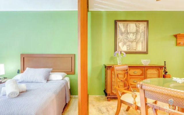 Deluxe Suites at Villas Tropical