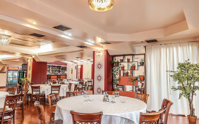 Lira Pacific Aparthotel