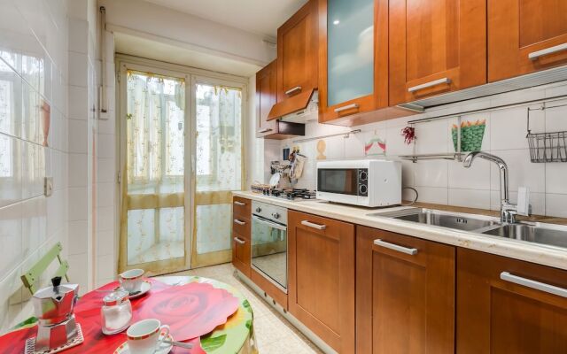 Vatican House - Near Metro Station